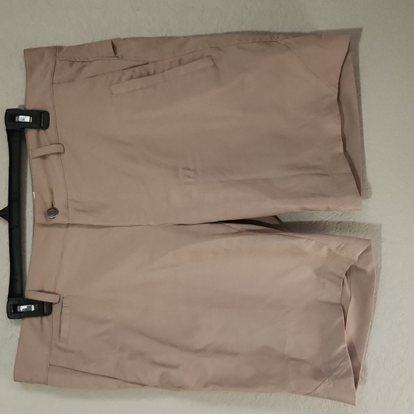 Magellan Outdoors Shorts Womens Size XL Tan Bermuda - Picture 1 of 9